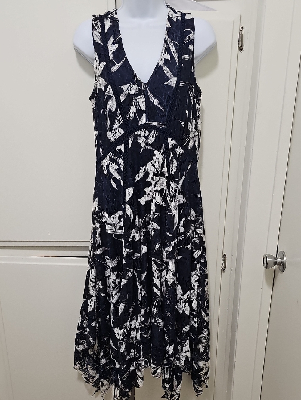 Taylor Navy and White Floral V-Neck Midi Dress